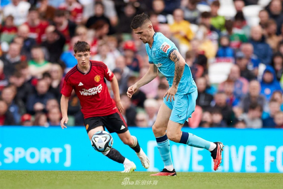 教练组让年 教练组让年